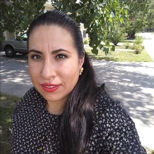 Meet your Posher, Juana